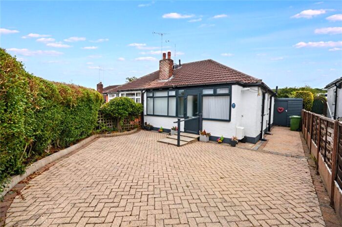 2 Bedroom Bungalow For Sale In Southleigh Drive, Leeds, West Yorkshire, LS11