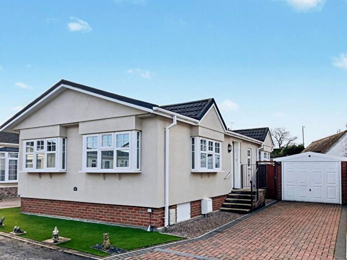 2 Bedroom Park Home For Sale In New Road, Bournemouth * Park Home*, BH10