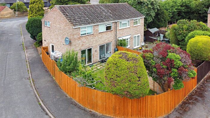 3 Bedroom Semi-Detached House For Sale In Abrahams Close, Landbeach, CB25