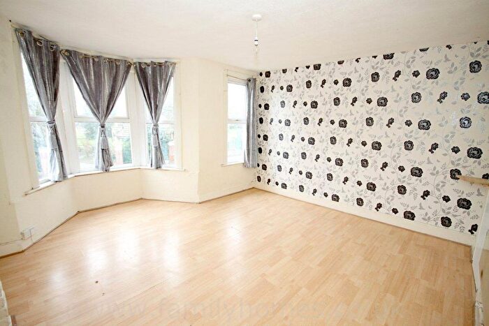 1 Bedroom Flat To Rent In Canterbury Street, Gillingham, ME7