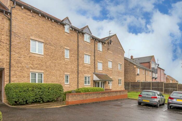 2 Bedroom Apartment To Rent In Rosemary Drive, Banbury, OX16