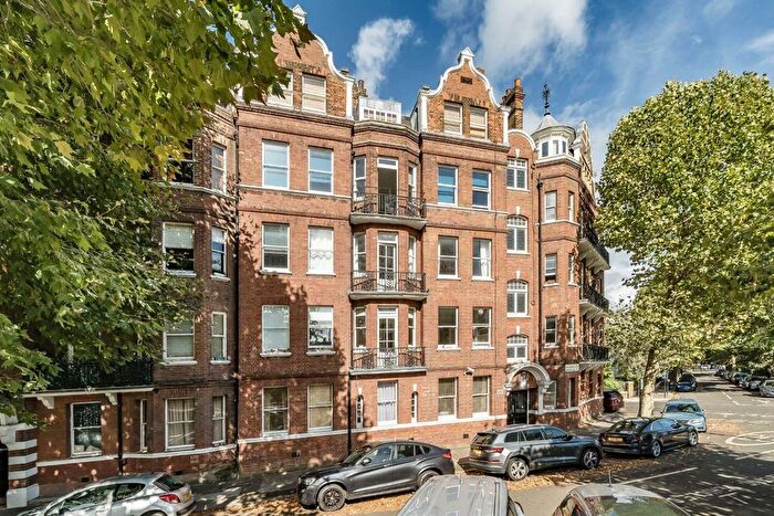 3 Bedroom Flat For Sale In Hammersmith Bridge Road, Hammersmith, W6