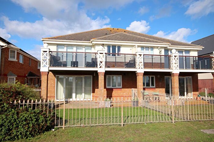1 Bedroom Flat For Sale In Hurst Road, Milford On Sea, SO41