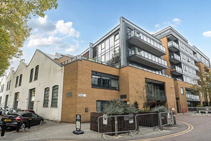 2 Bedroom Flat For Sale In Wharf Street, London, SE8