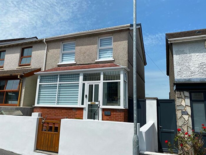 3 Bedroom End Of Terrace House For Sale In Coronation Road, Llanelli, SA15