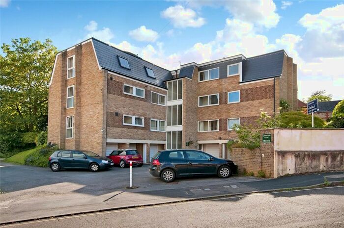 2 Bedroom Flat To Rent In Lansdowne Court, Lansdowne Avenue, Winchester, SO23
