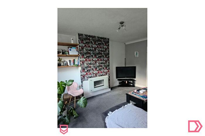 3 Bedroom Semi-Detached House To Rent In Coxford Road, Southampton, Southampton, SO16