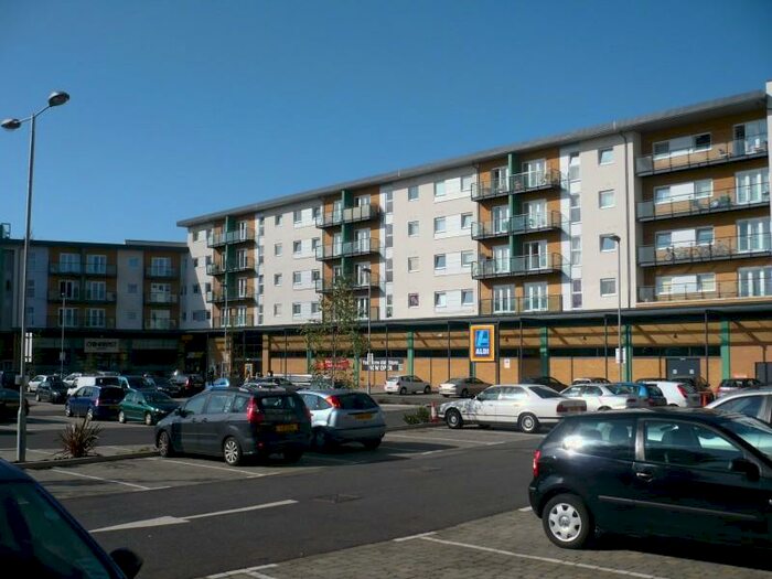 1 Bedroom Flat To Rent In Parkhouse Court, Hatfield, AL10