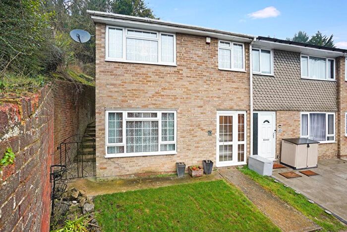 3 Bedroom End Of Terrace House For Sale In Princes Avenue, Walderslade, ME5