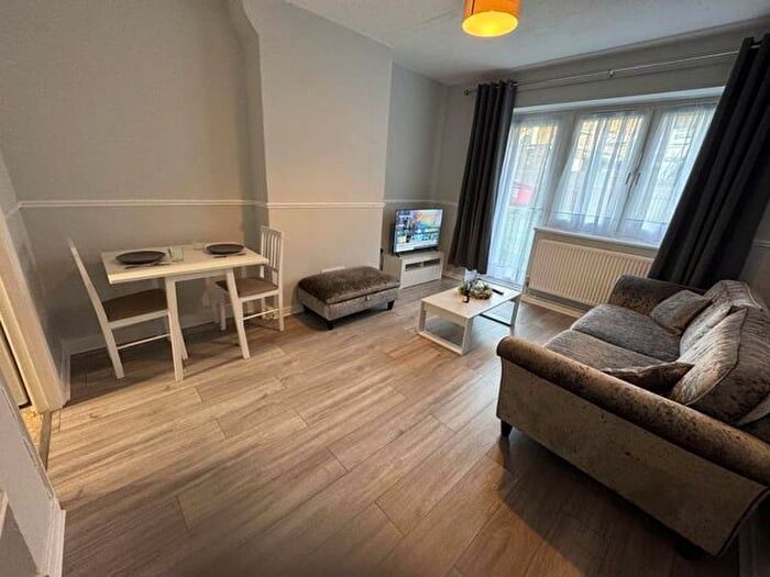 1 Bedroom Flat To Rent In Blackwall Lane, Greenwich, SE10