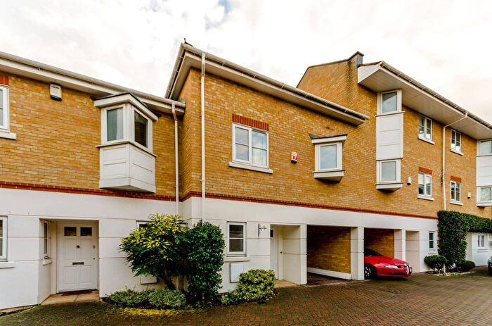 3 Bedroom Property For Sale In Revelstoke Road, Southfields, London, SW18