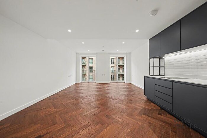 2 Bedroom Apartment To Rent In Parkview Avenue, Brent Cross, NW2