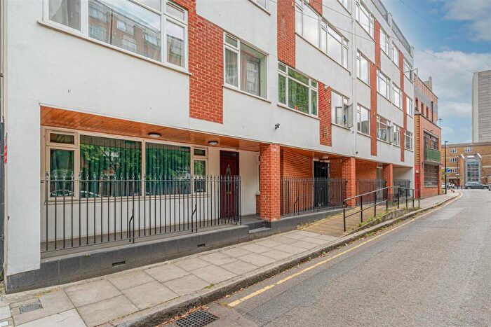 3 Bedroom Flat For Sale In Johnson Street, London, E1