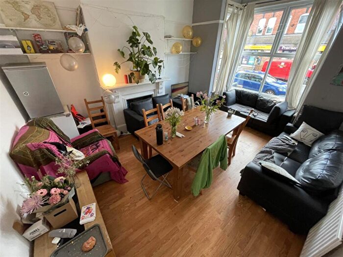 7 Bedroom Terraced House To Rent In Brudenell Road, Hyde Park, Leeds, LS6