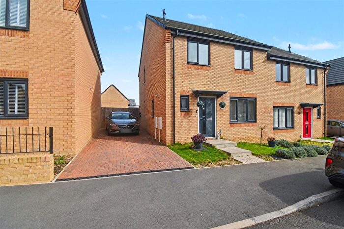 3 Bedroom Semi Detached House For Sale In Chiswick Gardens, Priors Hall Park, NN17