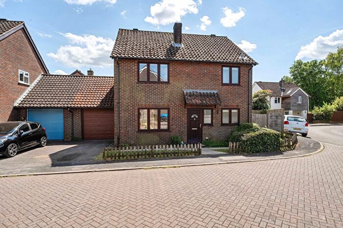 3 Bedroom Detached House For Sale In Long Barrow Close, South Wonston, SO21