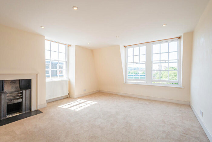 2 Bedroom Apartment To Rent In Edward Street, Bath, BA2