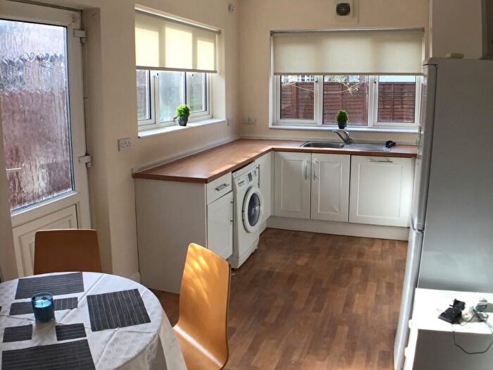 4 Bedroom House To Rent In Rolleston Drive, Nottingham, Nottinghamshire, NG7