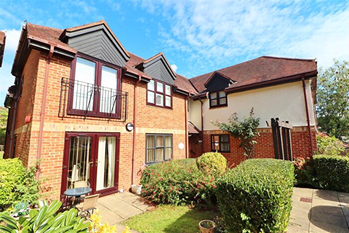 2 Bedroom Flat For Sale In Slade Court, Watling Street, Radlett, WD7