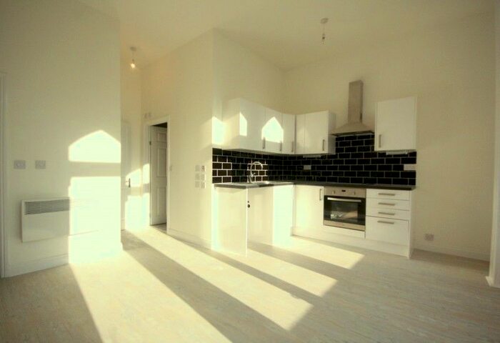 Studio To Rent In London Road, Kingston Upon Thames, Surrey, KT2