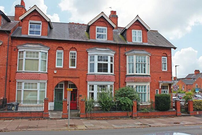 4 Bedroom Town House To Rent In Fosse Road South, Leicester, LE3