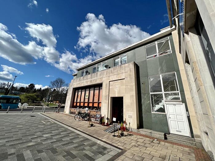 Studio To Rent In Bank Court, HP1