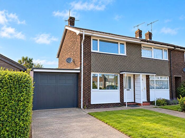 2 Bedroom End Of Terrace House For Sale In The Deneway, Sompting, Lancing, BN15
