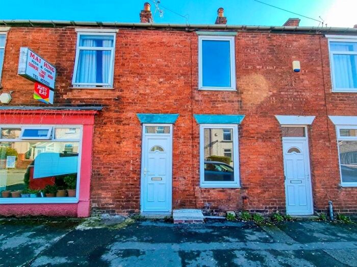 2 Bedroom Terraced House To Rent In South Street North, New Whittington, S43