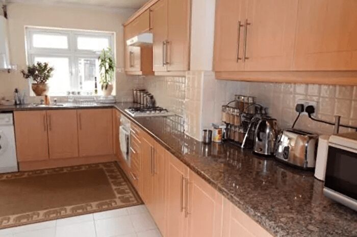 4 Bedroom Terraced House For Sale In Ash Grove, Heston, Hounslow, TW5
