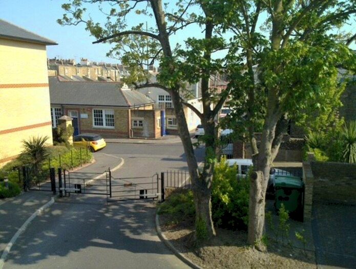 2 Bedroom Flat To Rent In Priory Courtyard, Priory Road, Ramsgate, CT11