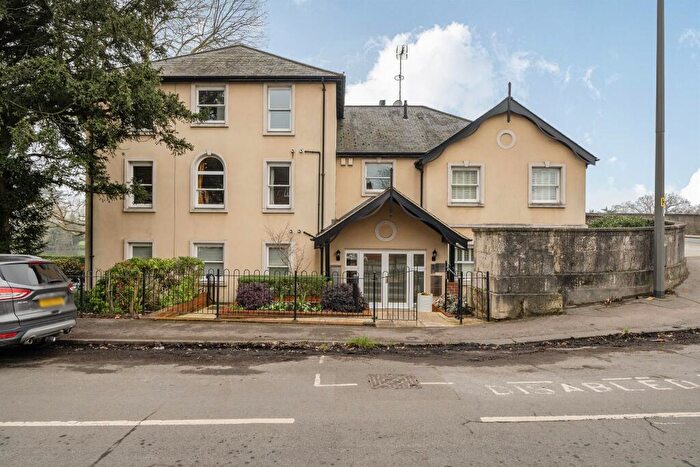 3 Bedroom Apartment For Sale In River Road, Taplow, Maidenhead, SL6