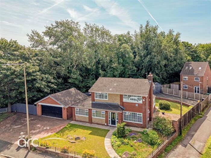 3 Bedroom Detached House For Sale In Wigan Road, Atherton, Manchester, M46