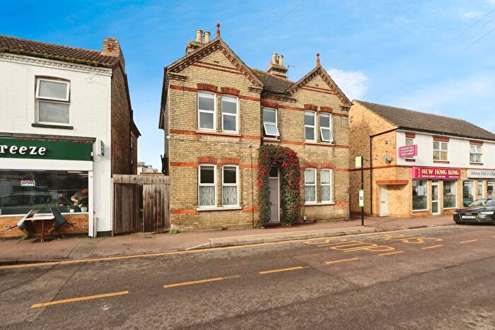 4 Bedroom Detached House For Sale In High Street, Arlesey, SG15