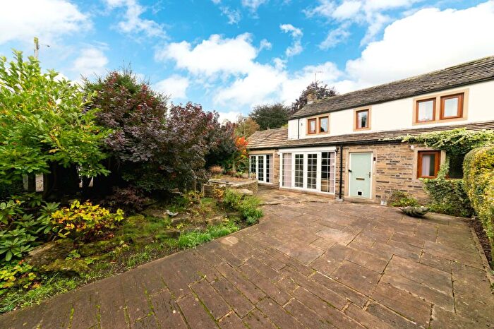 2 Bedroom End Of Terrace House For Sale In Lascelles Hall Road, Huddersfield, HD5