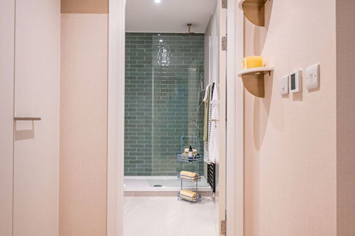 1 Bedroom Flat For Sale In Grand Union, Alperton, HA0