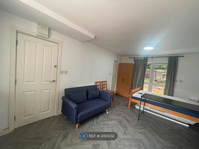 Studio To Rent In Roman Way, Birmingham, B15