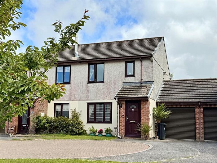3 Bedroom Semi Detached House For Sale In Penhale Gardens, Fraddon, TR9