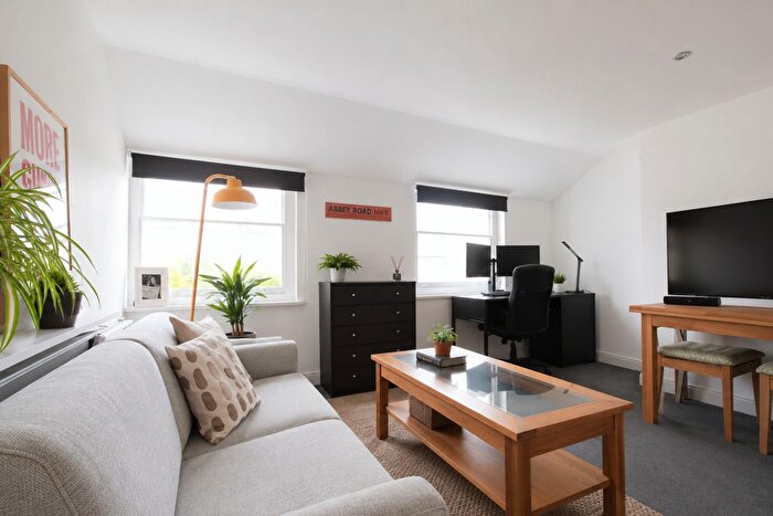 1 Bedroom Apartment To Rent In Bath Road, Cheltenham, GL53