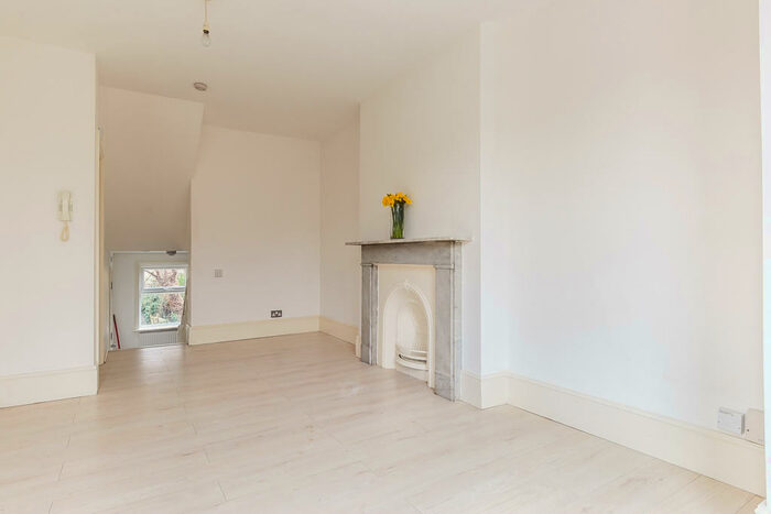 1 Bedroom Flat To Rent In St Julian's Farm Road, West Norwood, Greater London, SE27