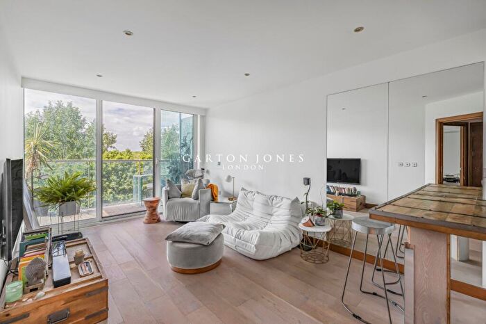 1 Bedroom Apartment For Sale In Lanson Building, Queenstown Road, London, SW11