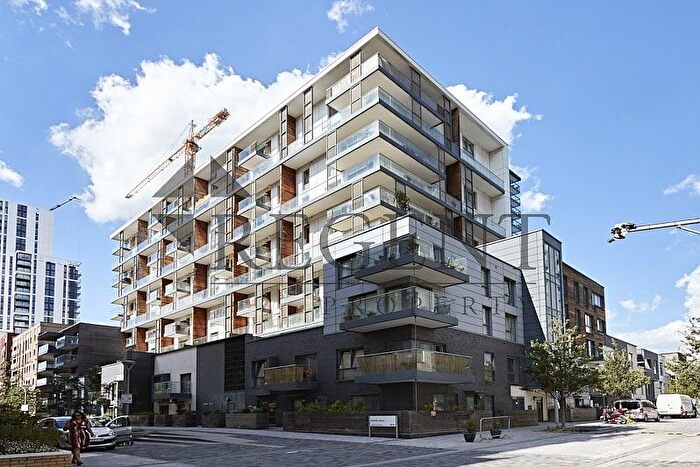 2 Bedroom Flat To Rent In Barge Walk, Greenwich, SE10