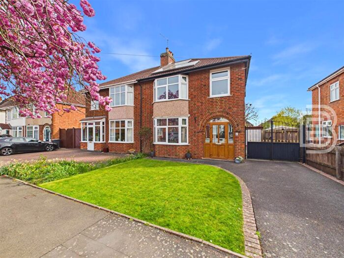 3 Bedroom Semi Detached House For Sale In Vernon Avenue, Rugby, CV22