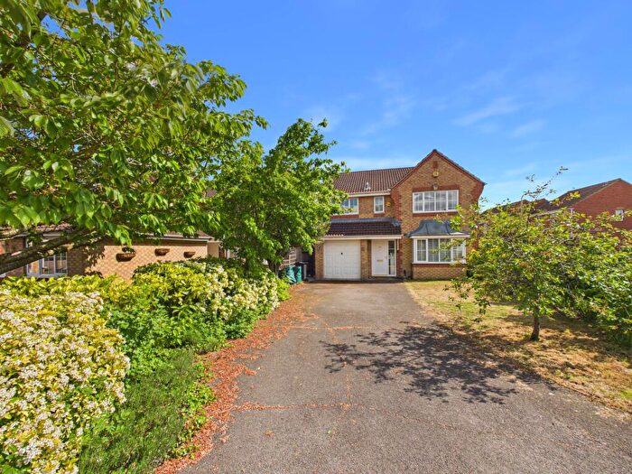 4 Bedroom Detached House For Sale In Paddick Drive, Lower Earley, RG6