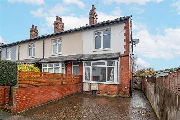3 Bedroom End Terrace House For Sale In Alexandra Road, Thames Ditton, KT7