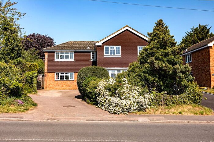 5 Bedroom Detached House For Sale In Ampthill Road, Maulden, Bedfordshire, MK45