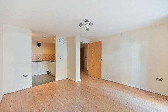 1 Bedroom Flat To Rent In Broadway, Ealing, London, W13