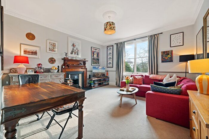 2 Bedroom Flat For Sale In Carleton Road, London, N7