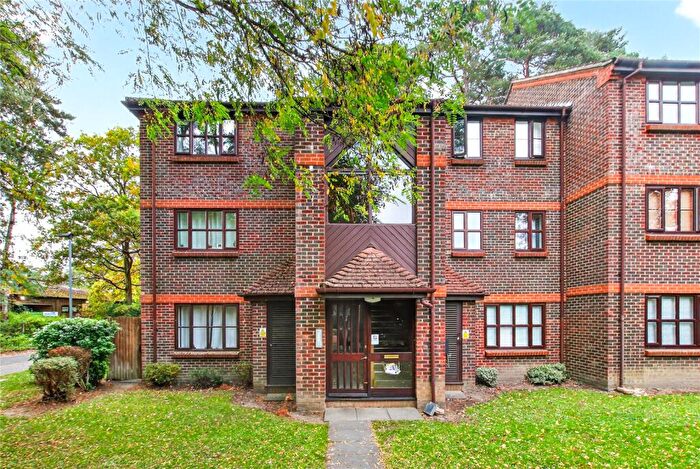 1 Bedroom Apartment For Sale In Townsend Close, Forest Park, Bracknell, Berkshire, RG12