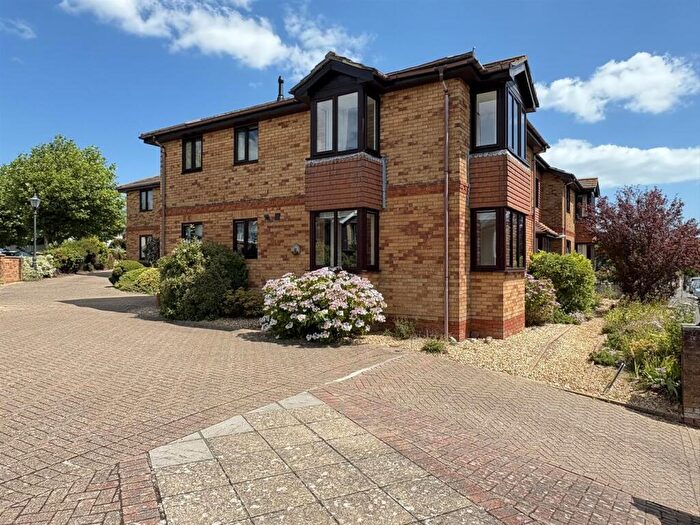 2 Bedroom Flat To Rent In Caernarvon Lodge, Clarence Road, Shanklin, PO37