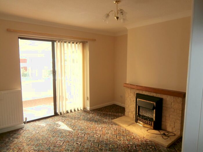 2 Bedroom Bungalow To Rent In Ferncombe Close, Newton Abbot, TQ12